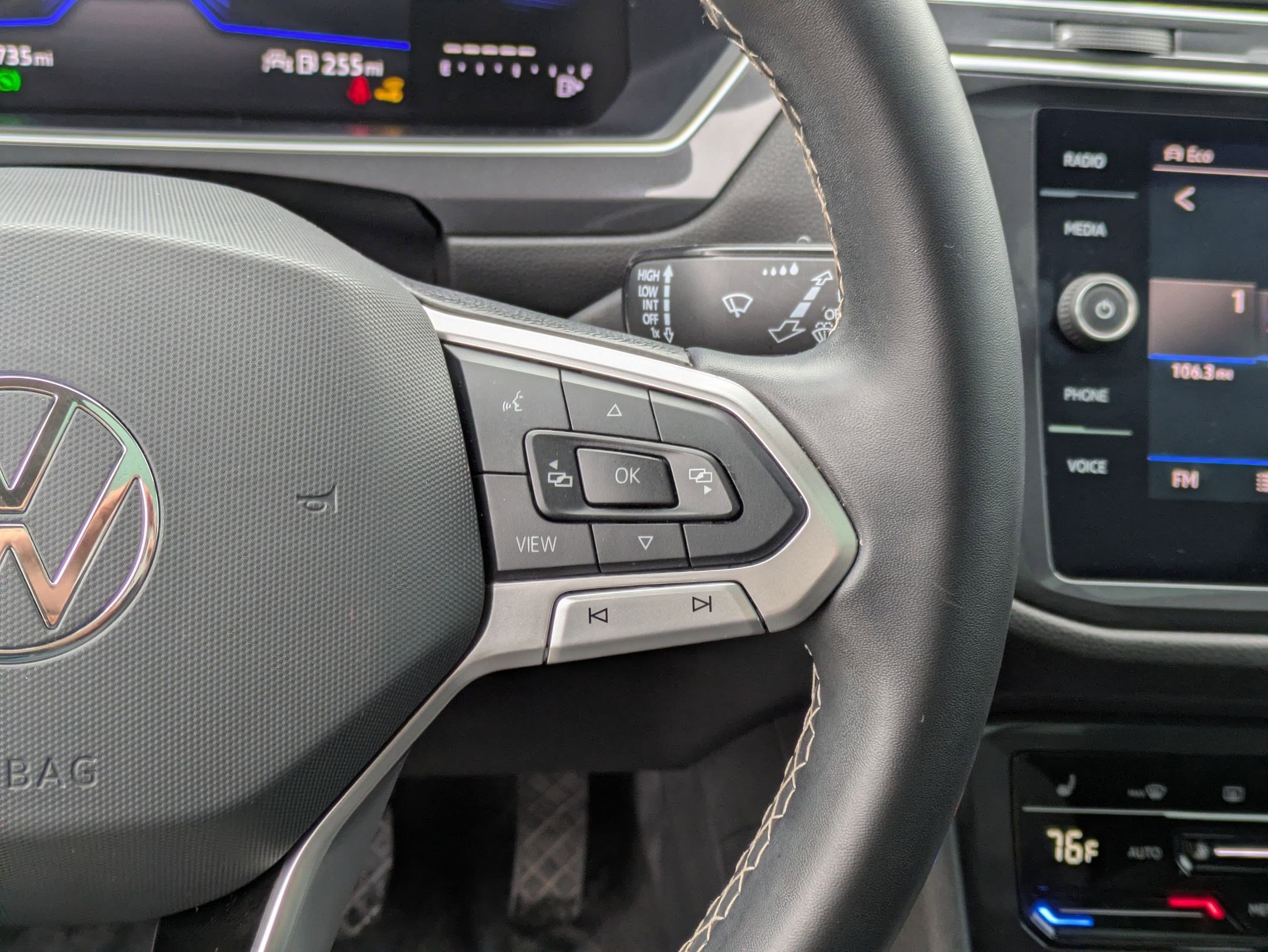 Certified 2024 Volkswagen Tiguan SE w/ Panoramic Sunroof Package image 22