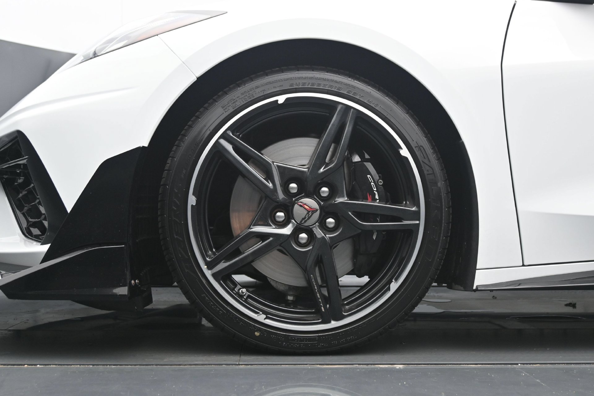 Used 2022 Chevrolet Corvette Stingray Coupe w/ Z51 Performance Package RWD image 28
