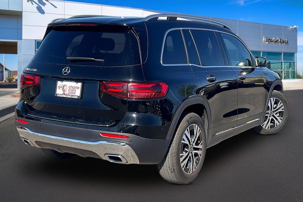 Used 2024 Mercedes-Benz GLB 250 image 2
