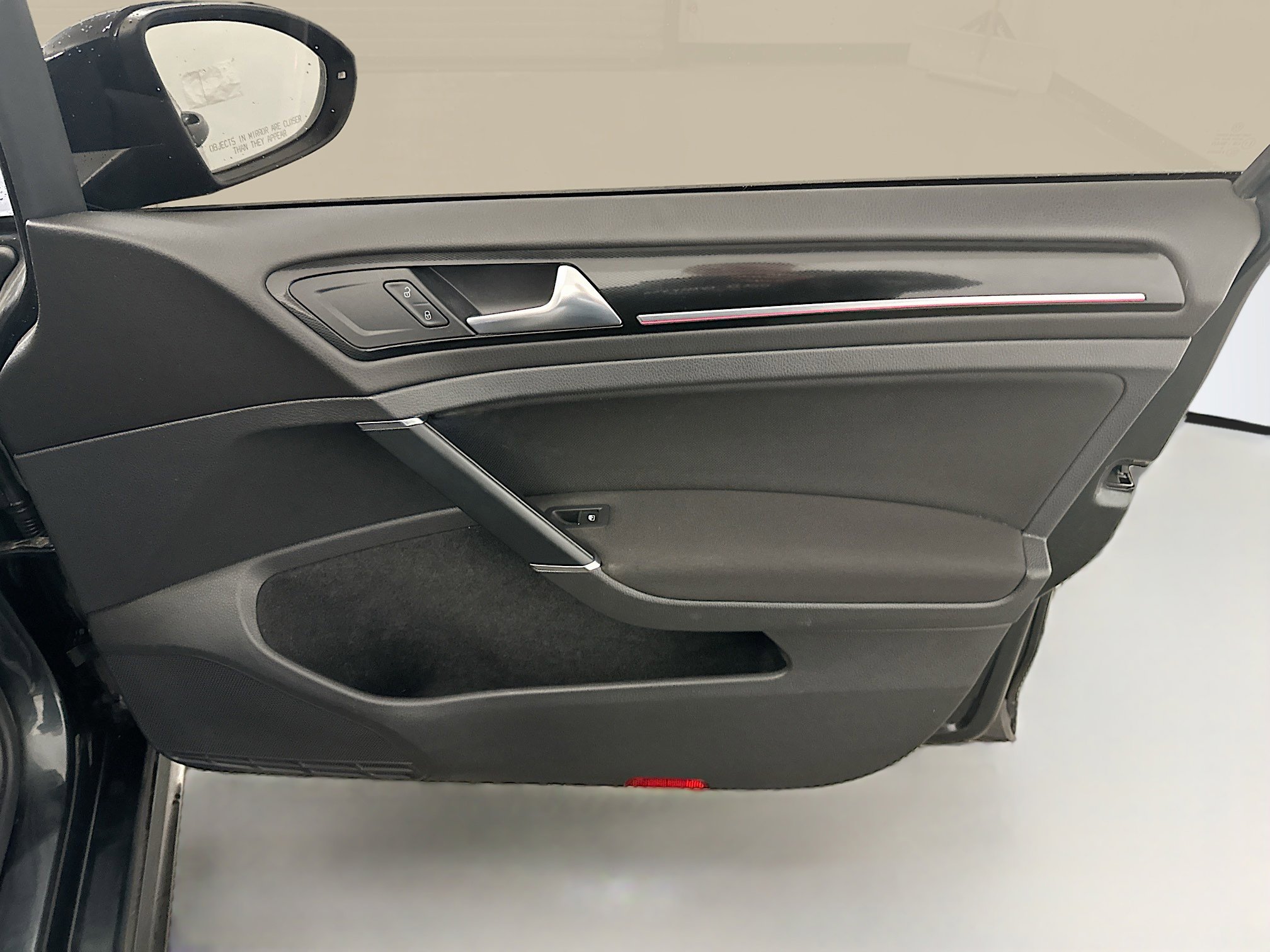 Used 2017 Volkswagen GTI Sport image 32