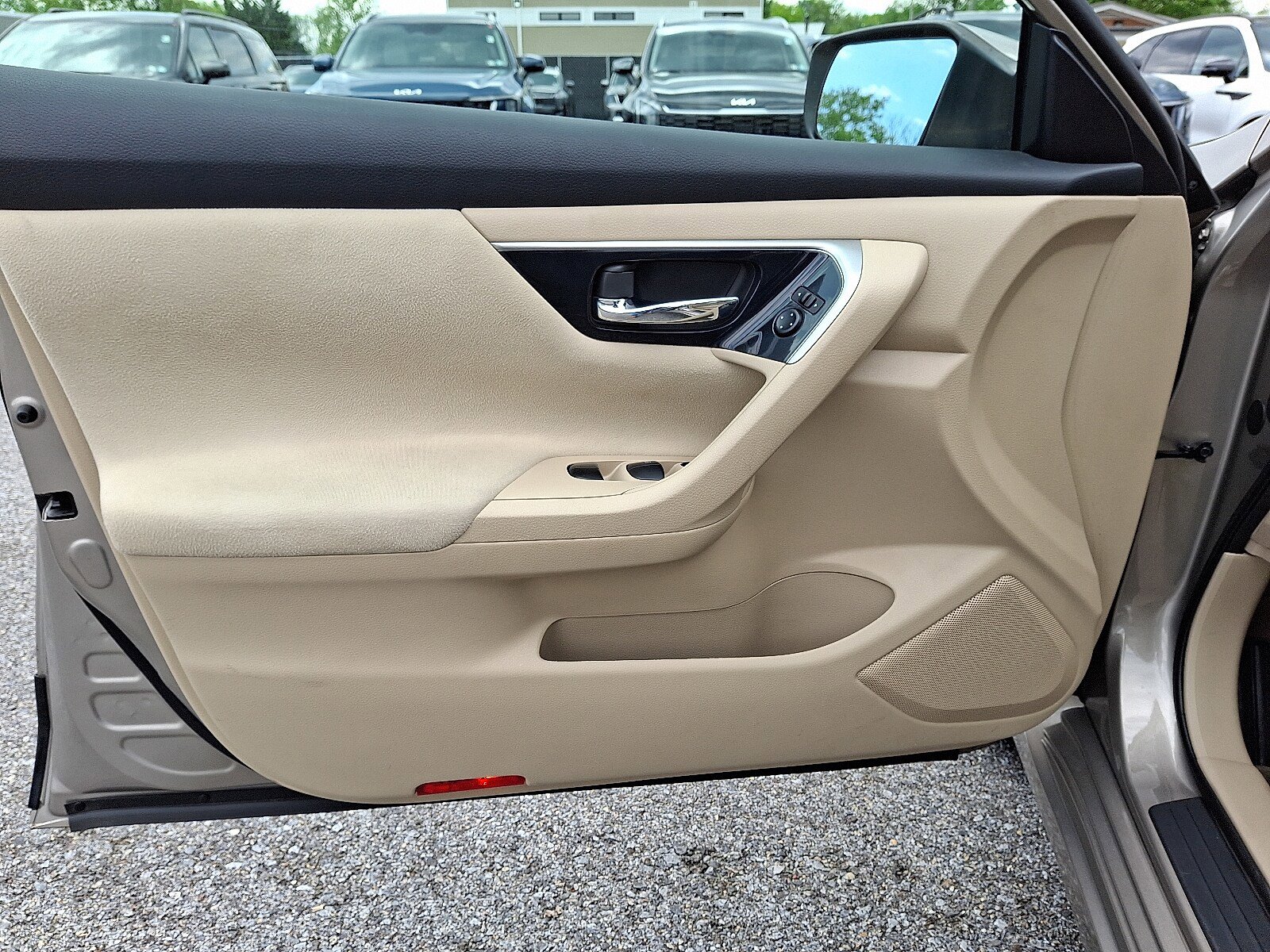 Used 2014 Nissan Altima 2.5 S w/ Sport Value Package FWD image 13