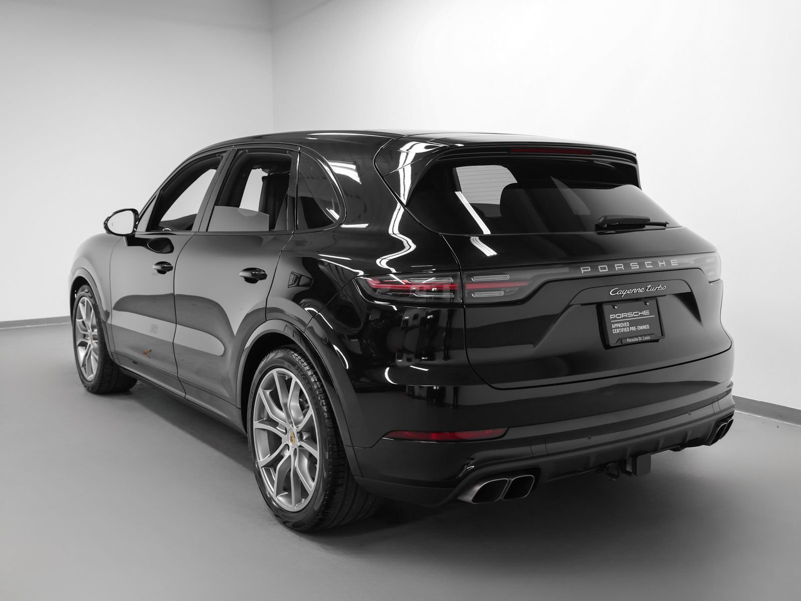 Certified 2021 Porsche Cayenne Turbo image 3
