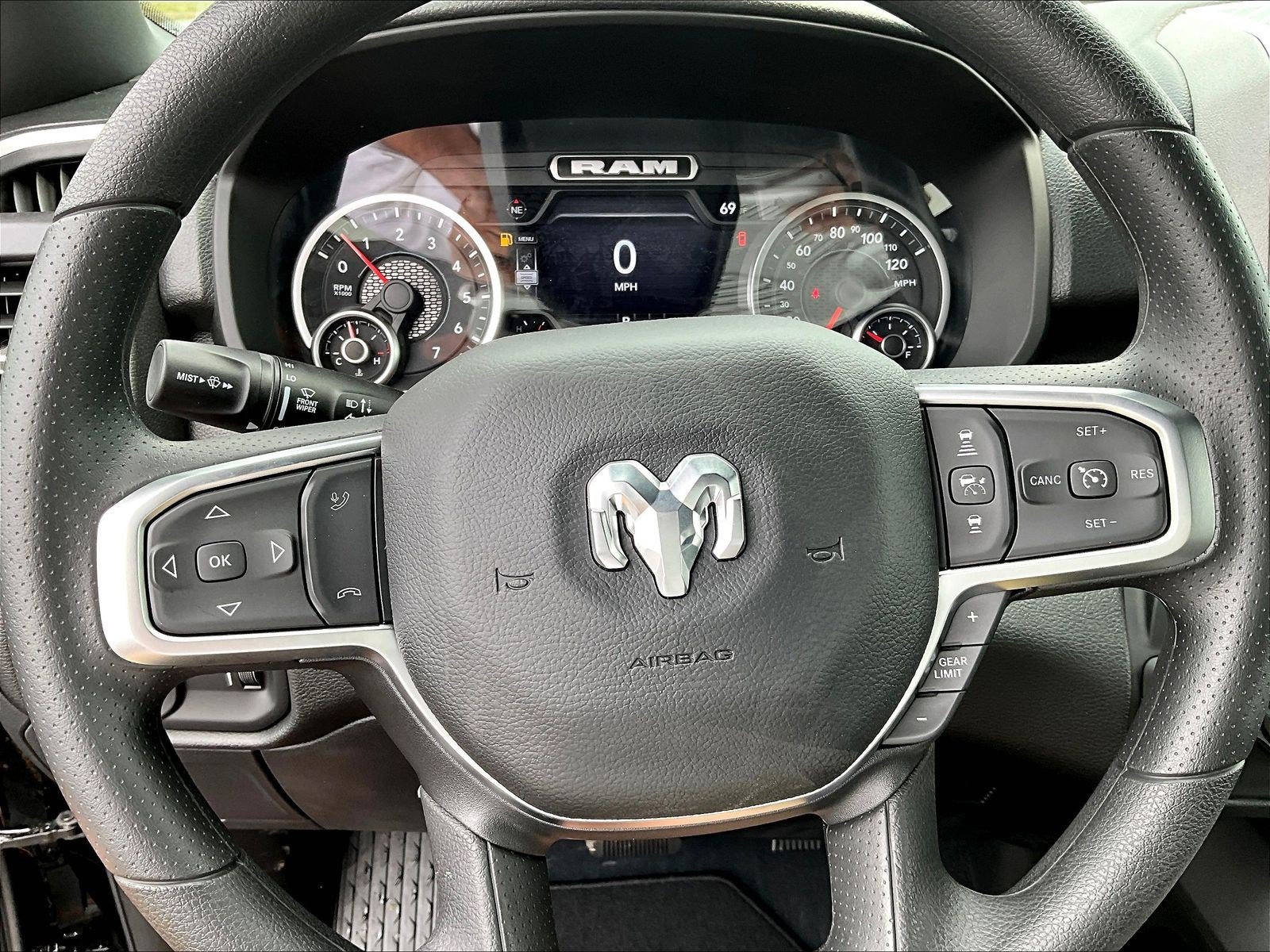 New 2026 RAM 1500 Express AWD/4WD image 23