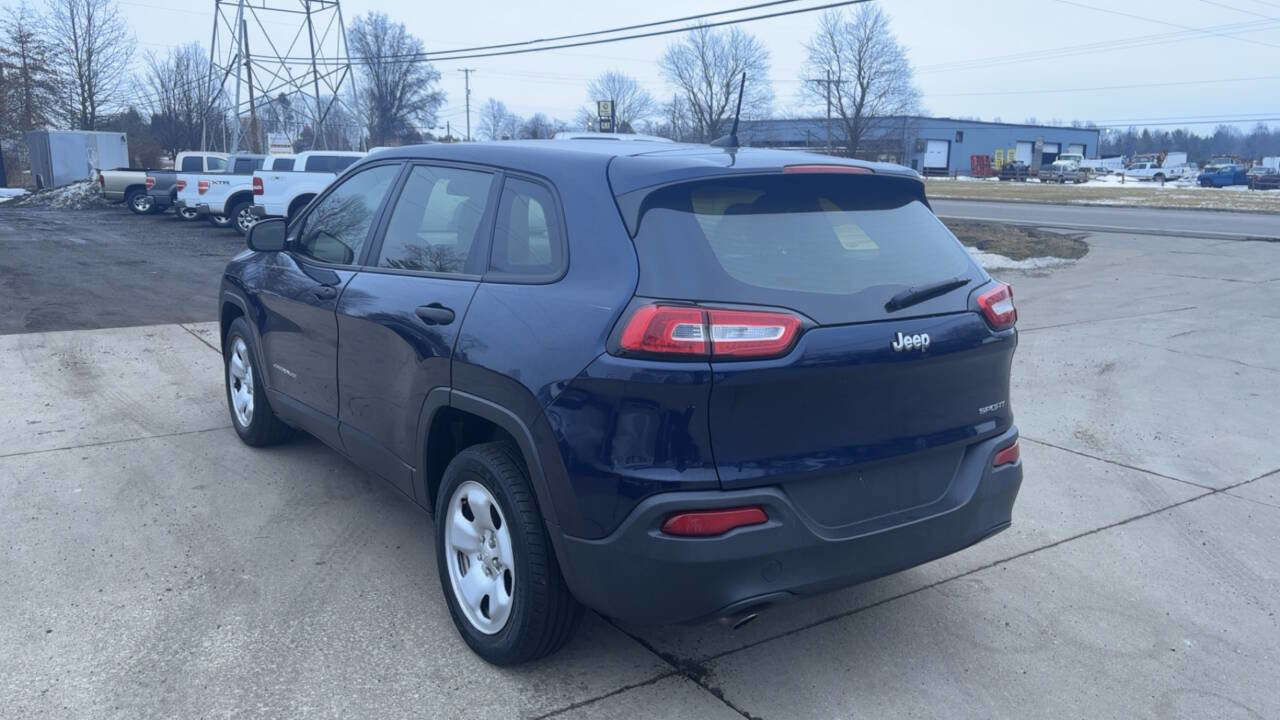 Used 2016 Jeep Cherokee Sport FWD image 3