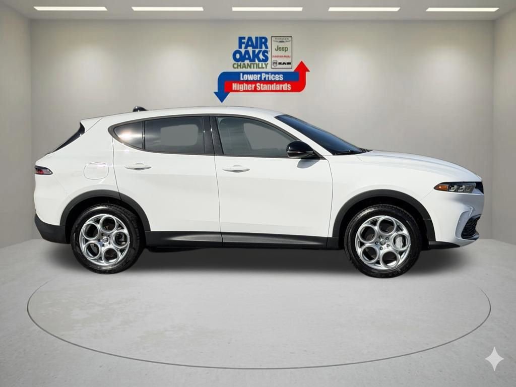 Used 2024 Alfa Romeo Tonale Sprint image 5