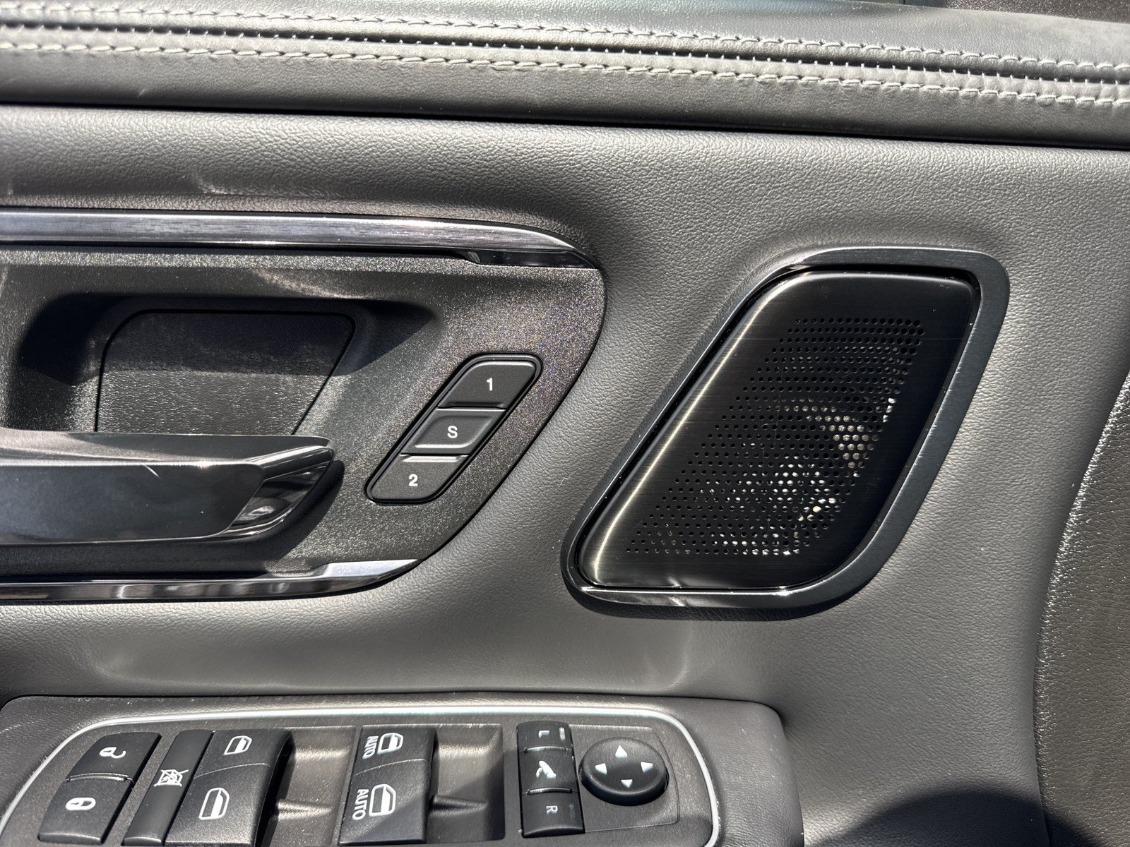 Used 2024 RAM 1500 Limited AWD/4WD image 13