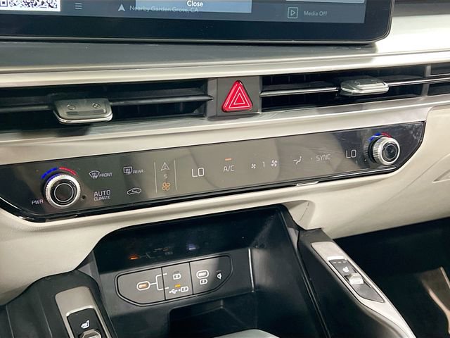 Certified 2024 Kia Sorento S w/ Panoramic Sunroof Package image 16