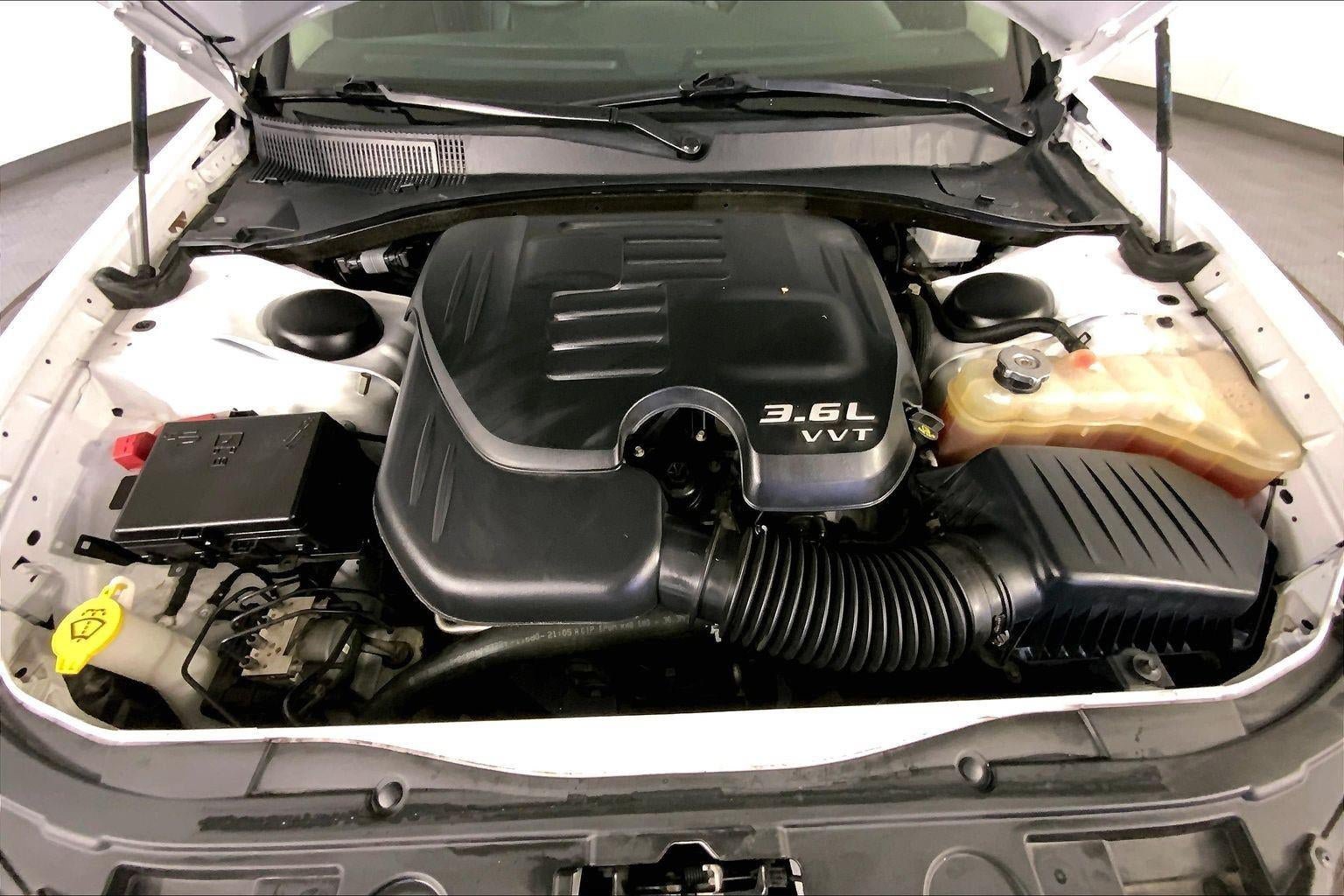 Used 2023 Chrysler 300 Touring w/ Sport Appearance Package RWD image 10