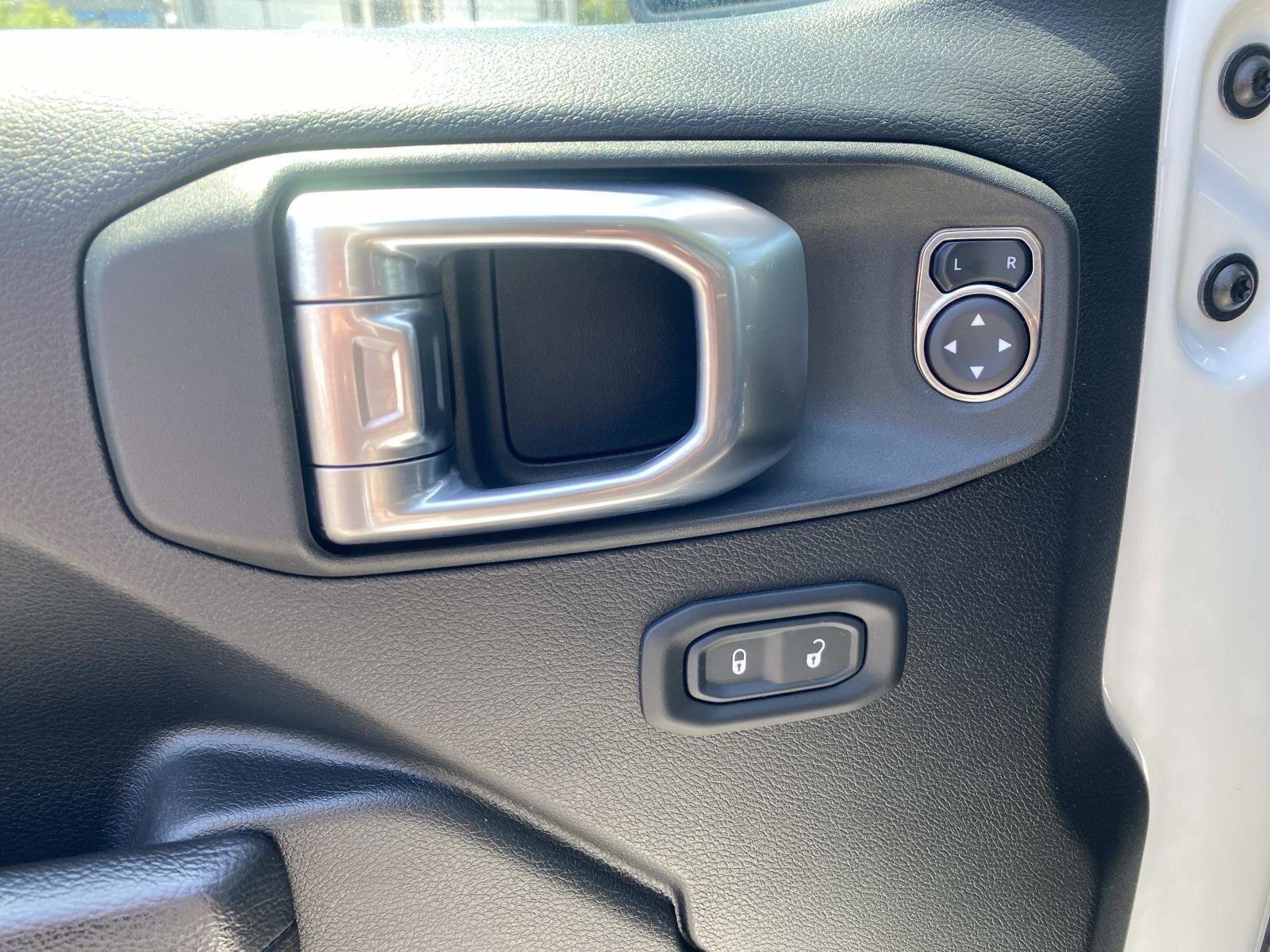 Used 2022 Jeep Gladiator Sport AWD/4WD image 21