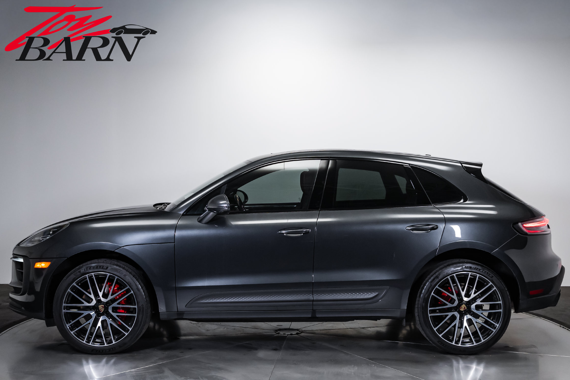 Used 2024 Porsche Macan S AWD/4WD image 2