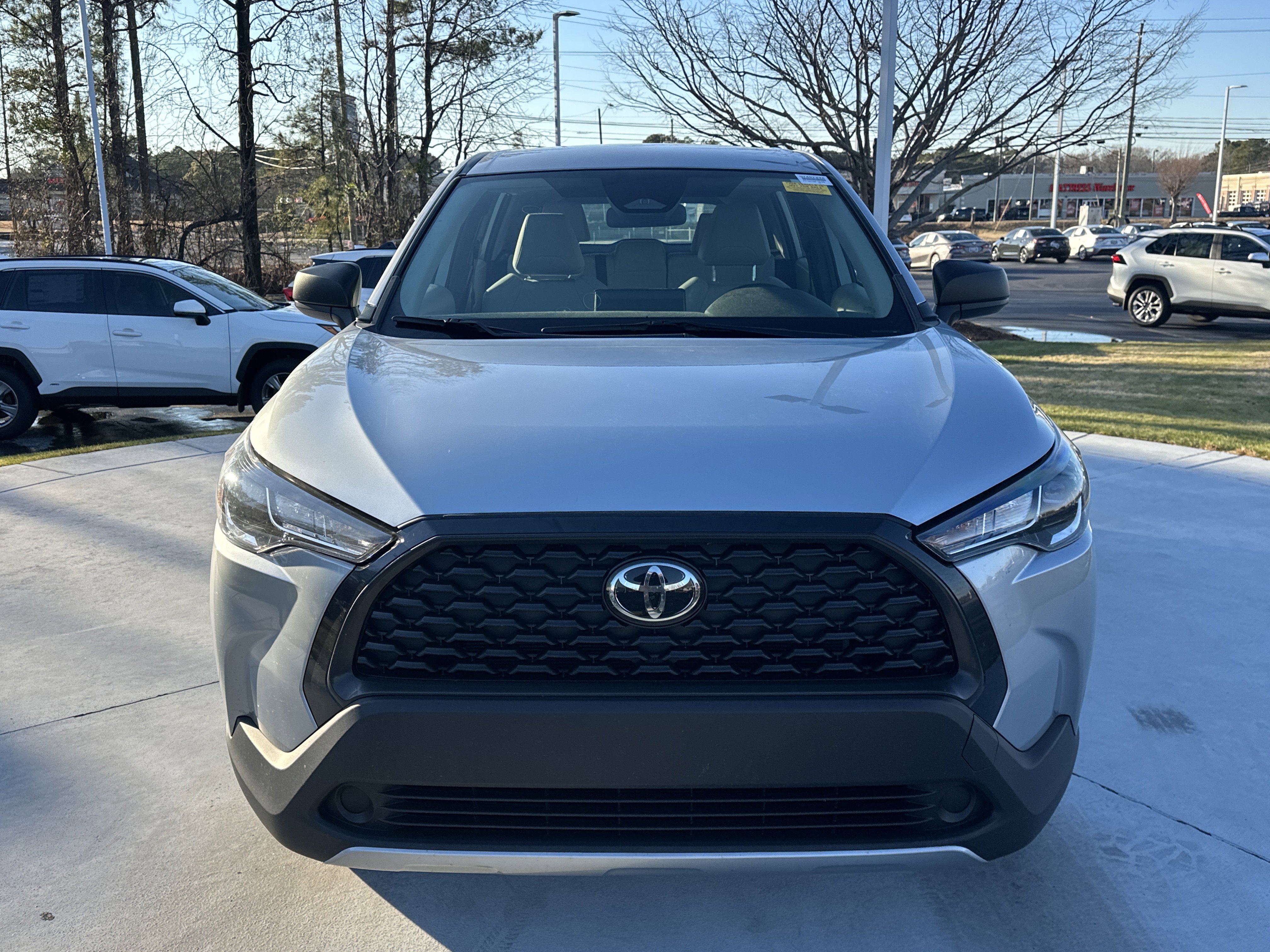 Used 2023 Toyota Corolla Cross L image 3