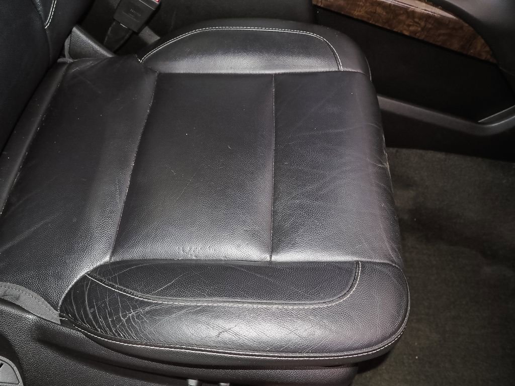 Used 2018 Chevrolet Suburban LT image 20