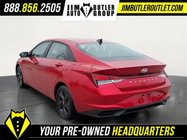 Used 2023 Hyundai Elantra SEL image 2