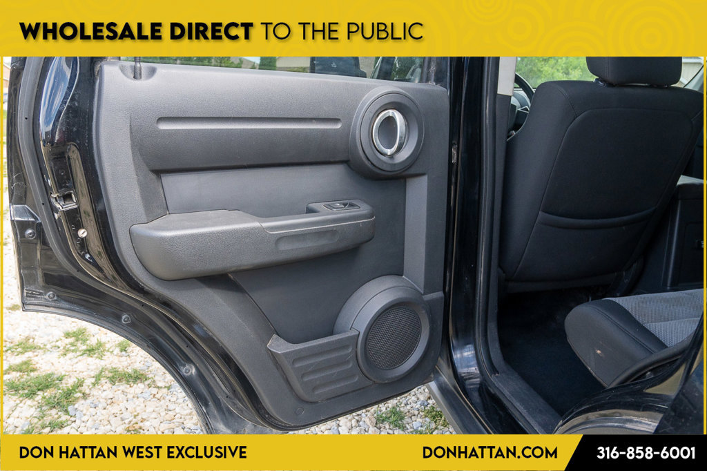 Used 2007 Dodge Nitro SXT RWD image 12