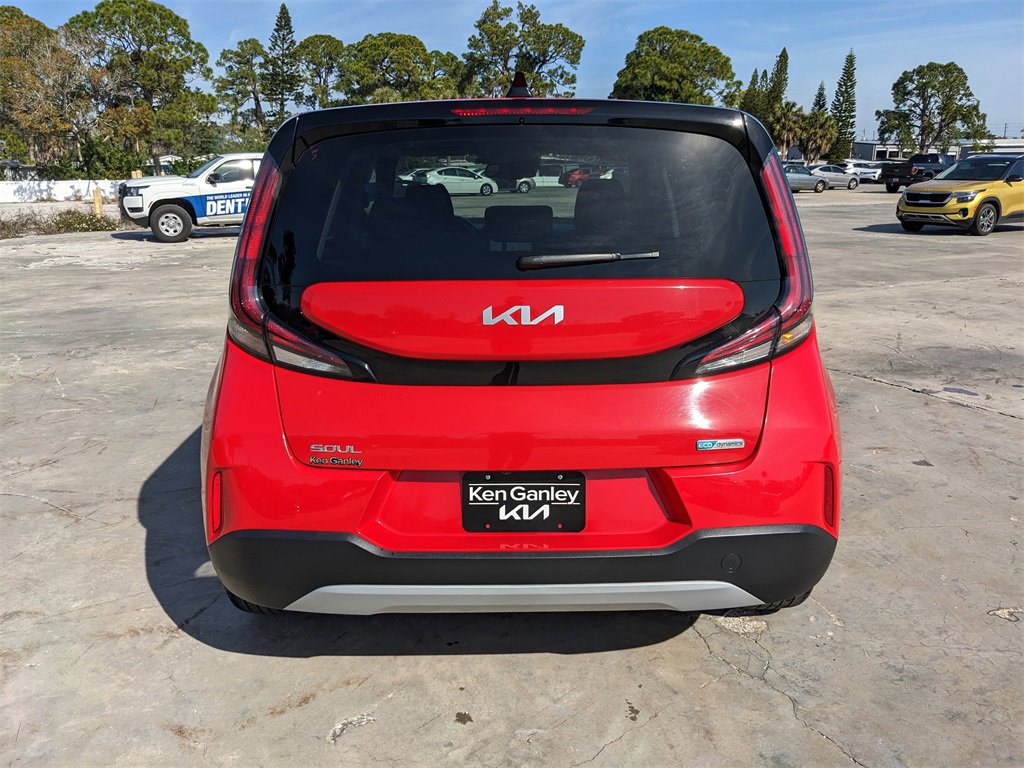 Certified 2023 Kia Soul EX image 7