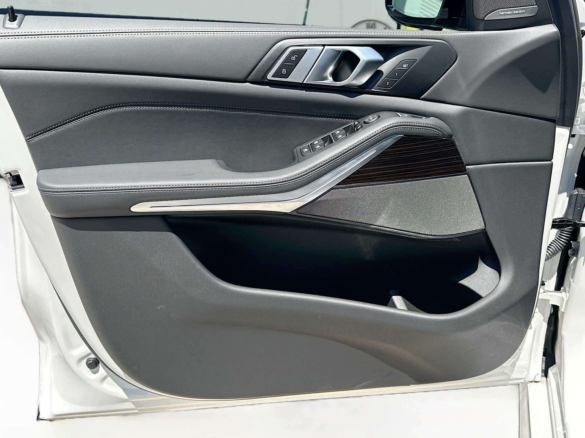 Used 2026 BMW X5 xDrive40i w/ Executive Package image 22