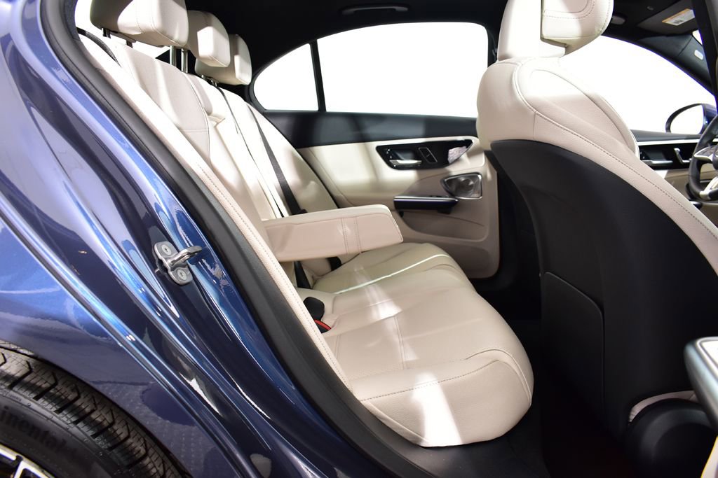 Used 2025 Mercedes-Benz C 300 4MATIC Sedan image 29