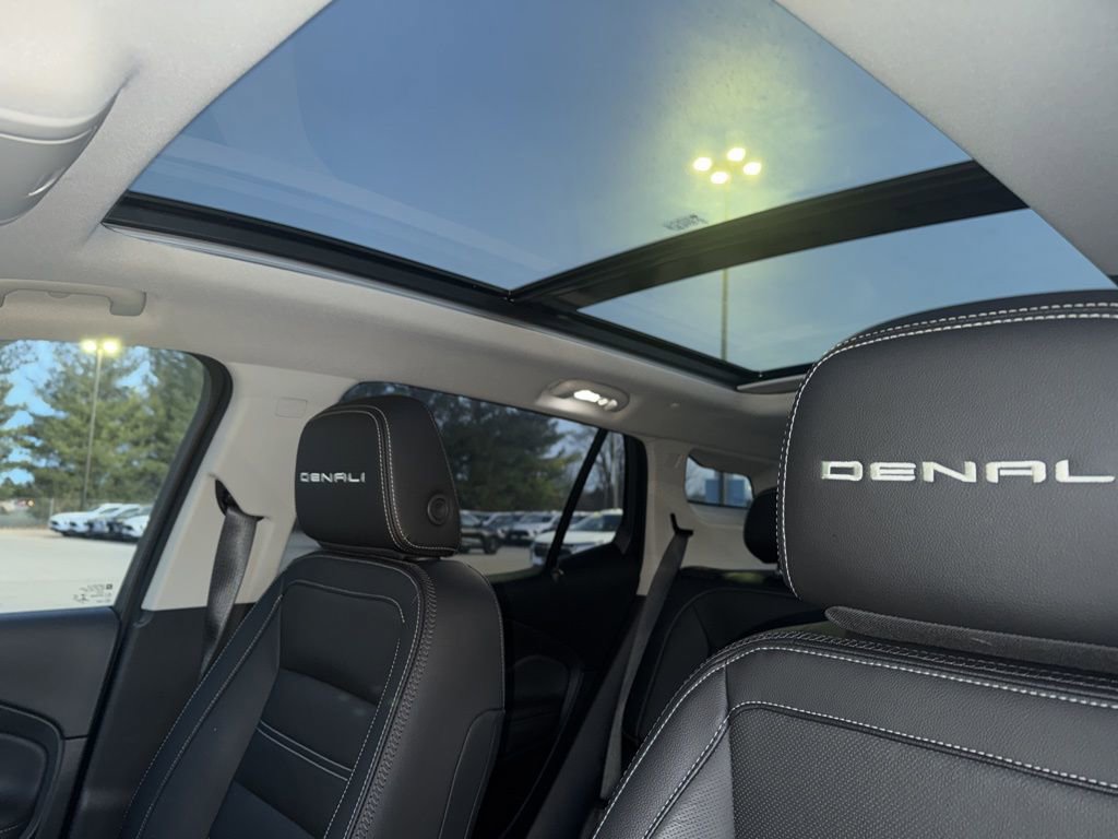 Used 2023 GMC Terrain Denali w/ Denali Premium Package image 25