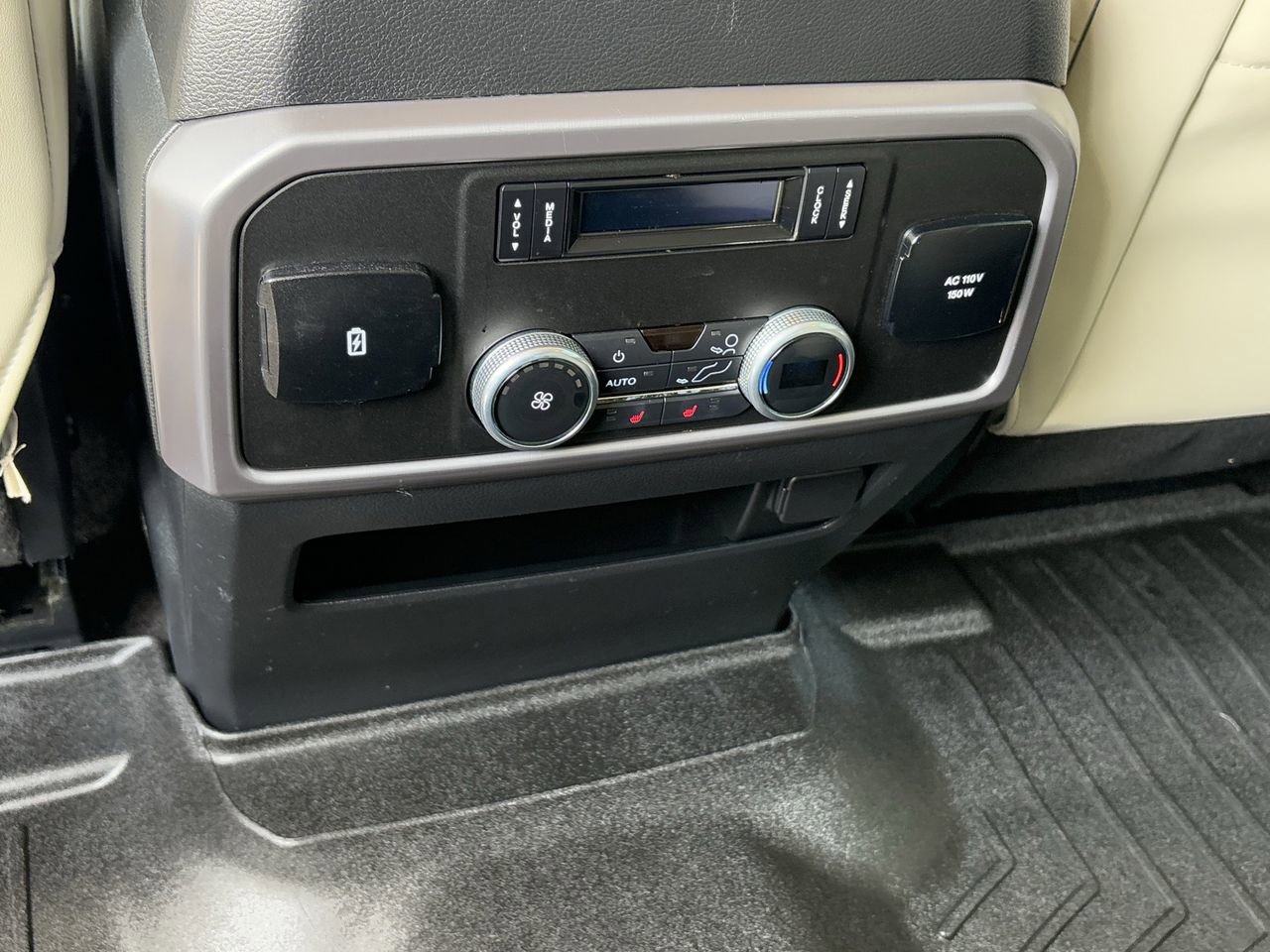 Used 2021 Ford Expedition Platinum AWD/4WD image 23
