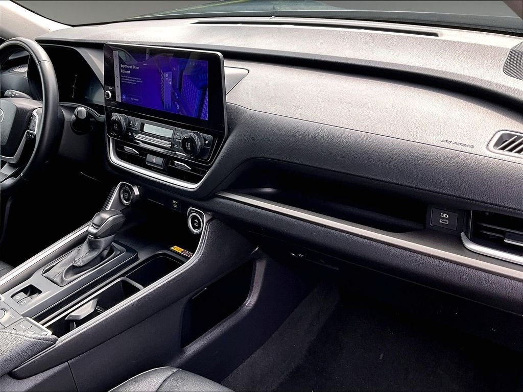 Used 2025 Toyota Grand Highlander AWD image 14
