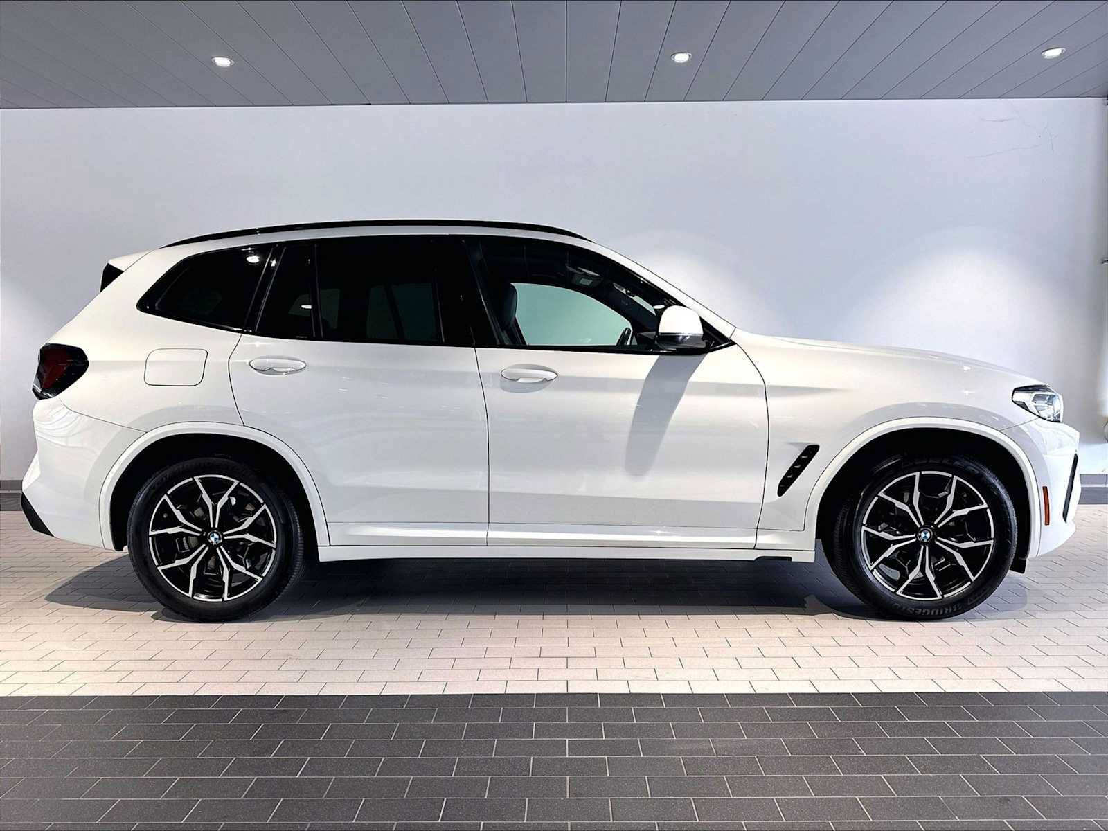 Used 2023 BMW X3 xDrive30i w/ M Sport Package AWD/4WD image 11