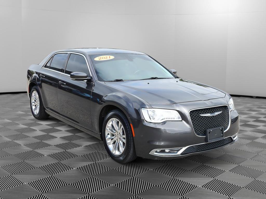 Used 2021 Chrysler 300 Touring L RWD image 9