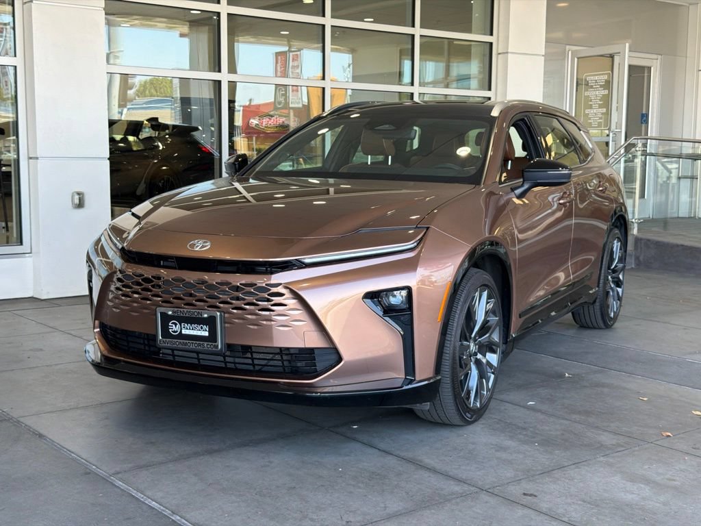 Certified 2025 Toyota Crown Signia AWD/4WD image 2