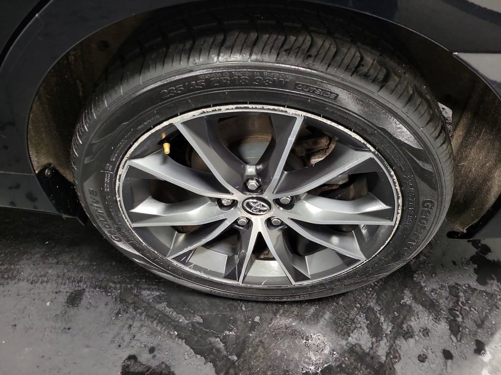 Used 2016 Toyota Camry XSE w/ Moonroof Package image 10