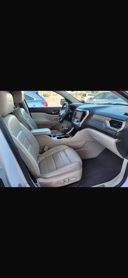 Used 2017 GMC Acadia Denali w/ Technology Package FWD image 22
