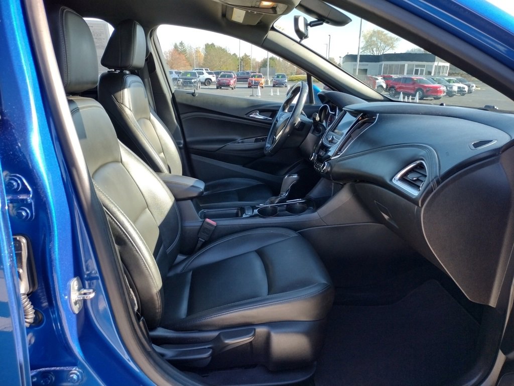Used 2019 Chevrolet Cruze Premier image 9