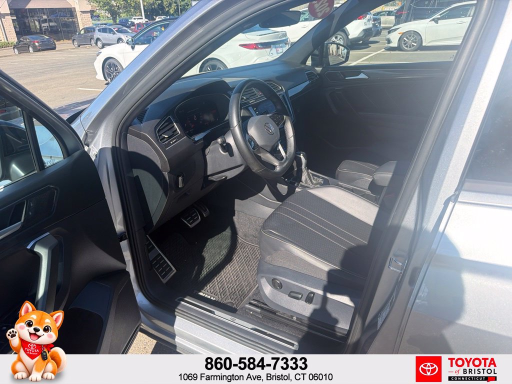 Used 2023 Volkswagen Tiguan SE R-Line AWD/4WD image 15