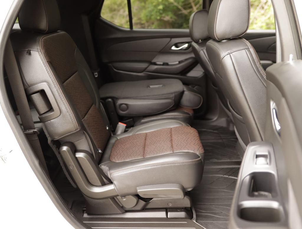 Used 2023 Chevrolet Traverse High Country w/ LPO, Floor Liner Package AWD/4WD image 35