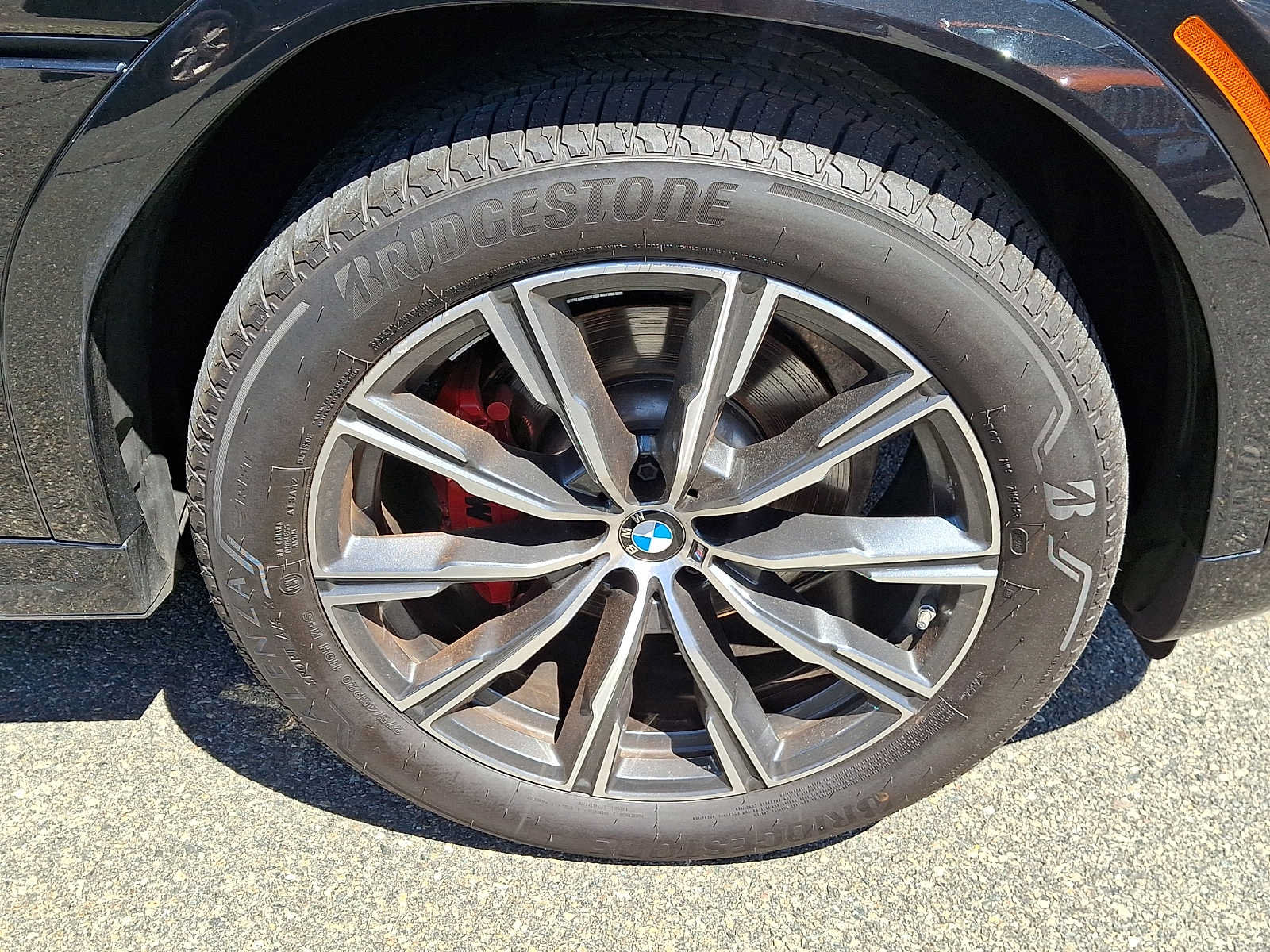 Used 2022 BMW X6 xDrive40i w/ M Sport Package AWD/4WD image 8