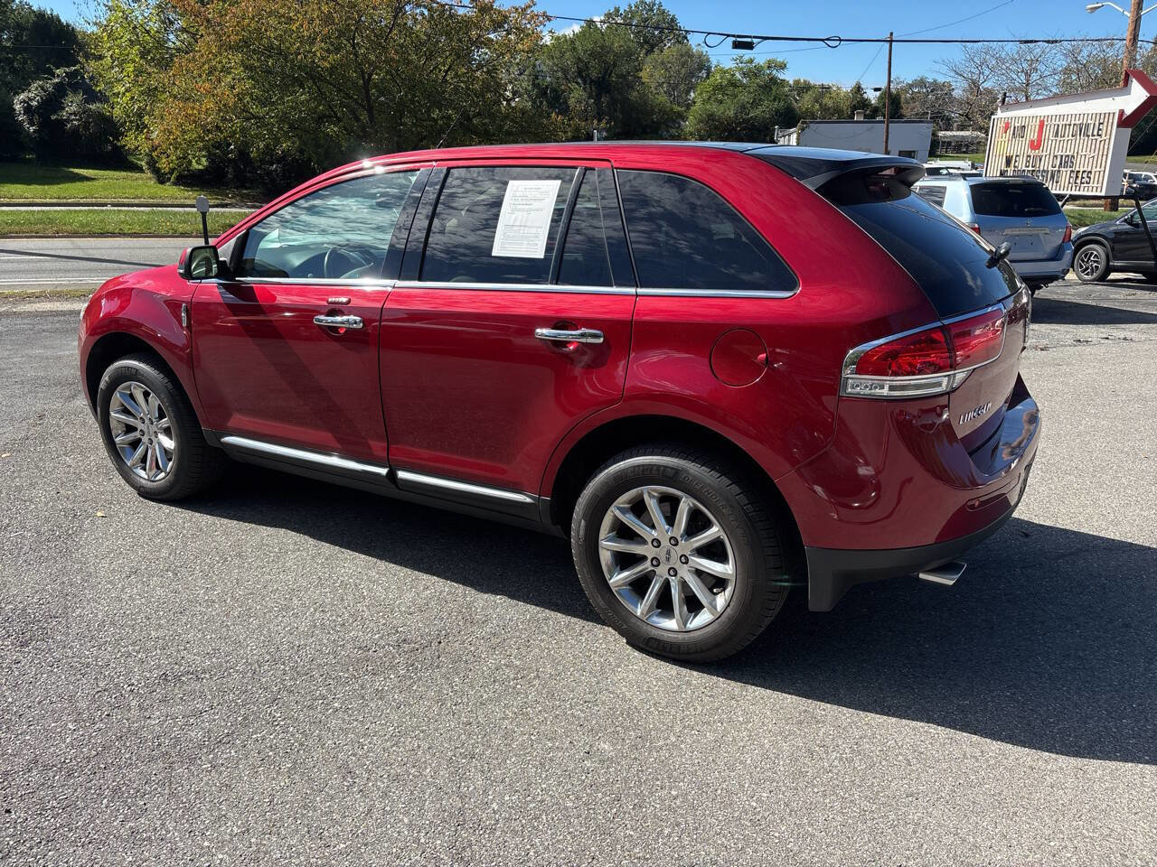 Used 2014 Lincoln MKX AWD w/ Equipment Group 102A image 15