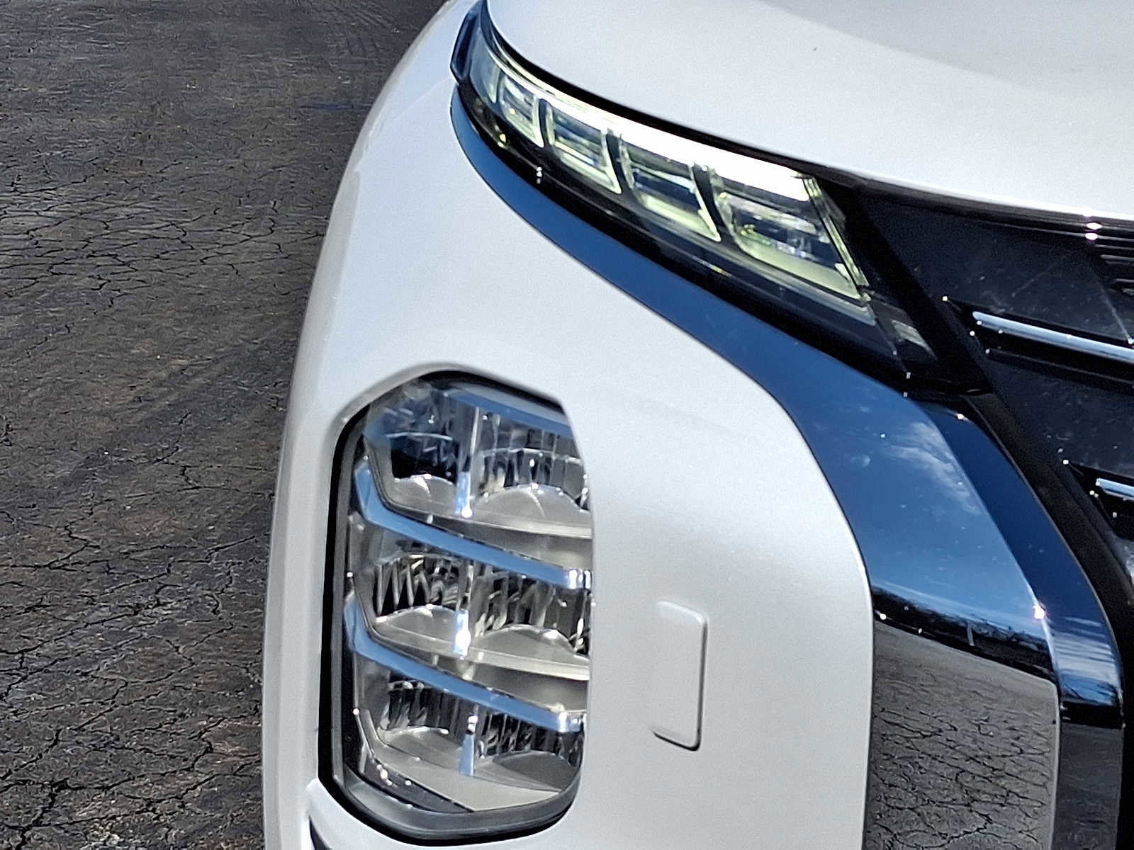 Used 2024 Mitsubishi Outlander Ralliart AWD/4WD image 9