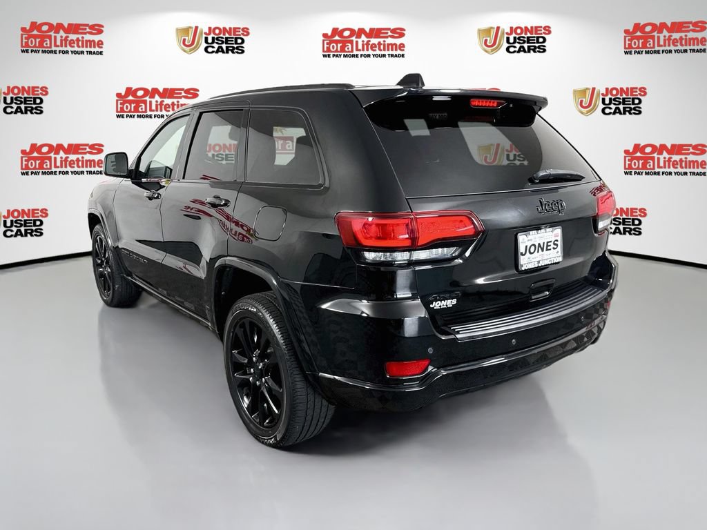 Used 2022 Jeep Grand Cherokee Laredo X AWD/4WD image 2