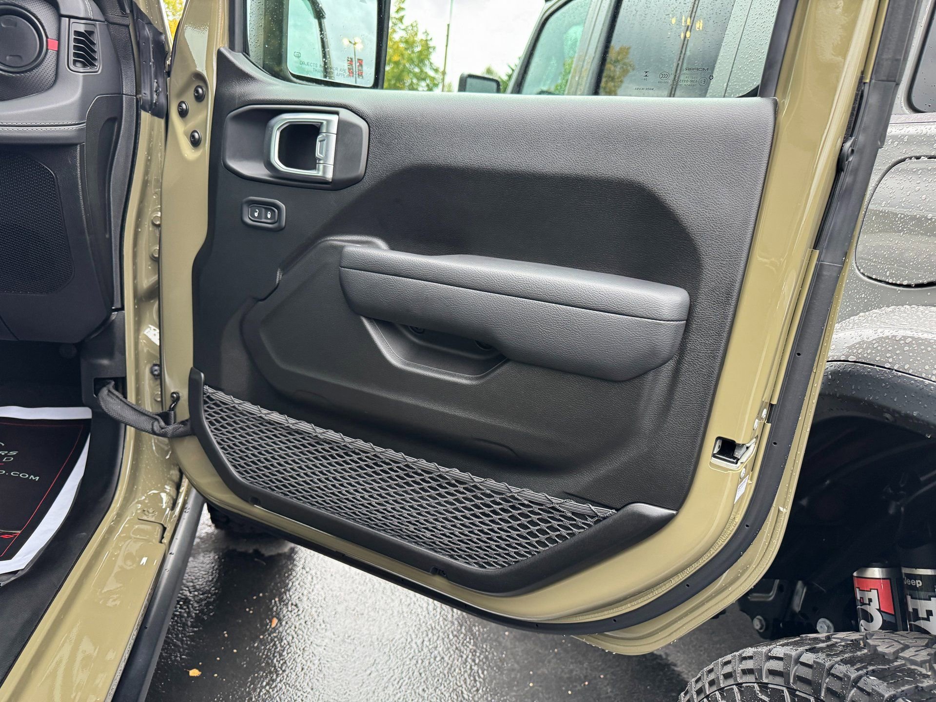 Used 2025 Jeep Wrangler Unlimited Rubicon w/ Safety Group image 39