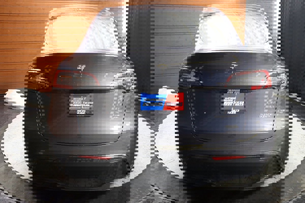 Used 2021 Tesla Model Y Long Range image 10