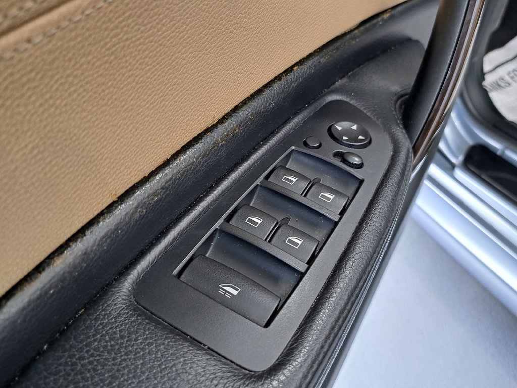 Used 2012 BMW 135i Convertible RWD image 20