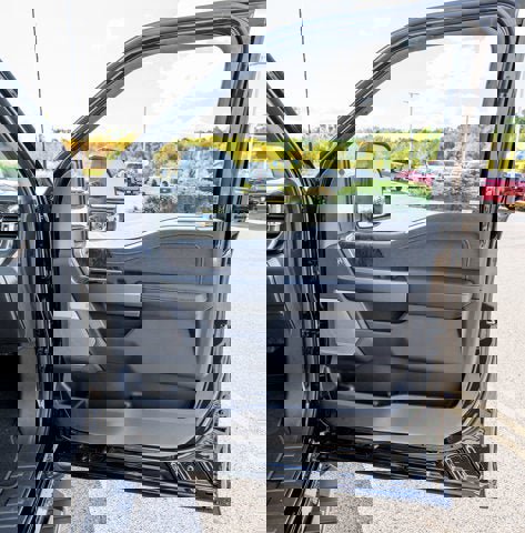 New 2026 Ford F350 Lariat w/ Black Appearance Package image 27