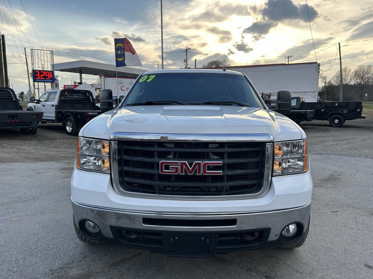 Used 2007 GMC Sierra 2500 SLE w/ Z71 Off-Road Package image 2