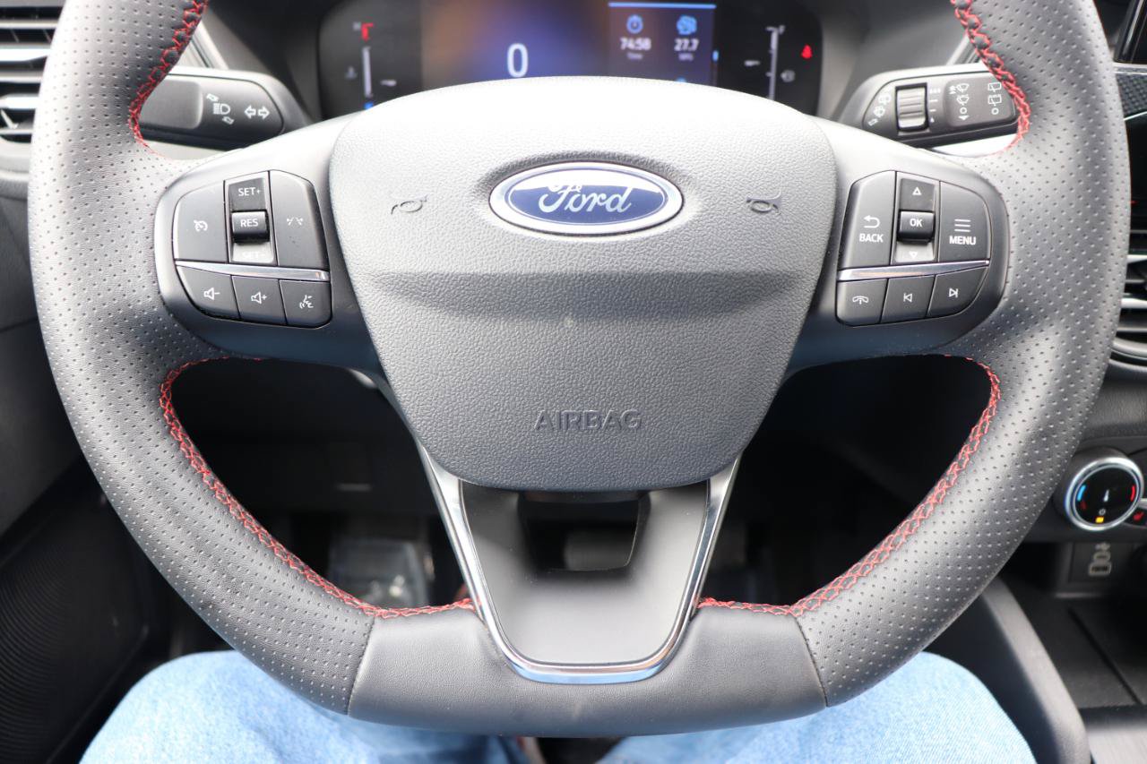 Used 2025 Ford Escape ST-Line Select AWD/4WD image 26