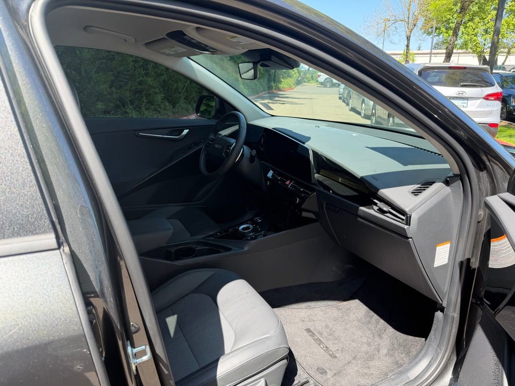 Used 2024 Kia Niro Wind w/ Wind Preserve Package FWD image 14