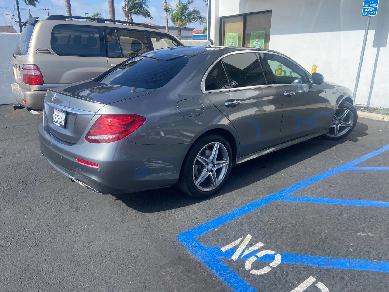 Used 2017 Mercedes-Benz E 300 image 3