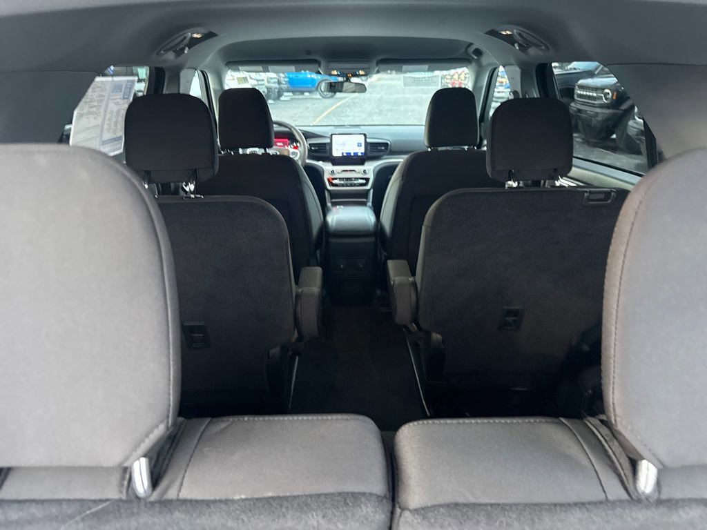 Used 2023 Ford Explorer XLT AWD/4WD image 11