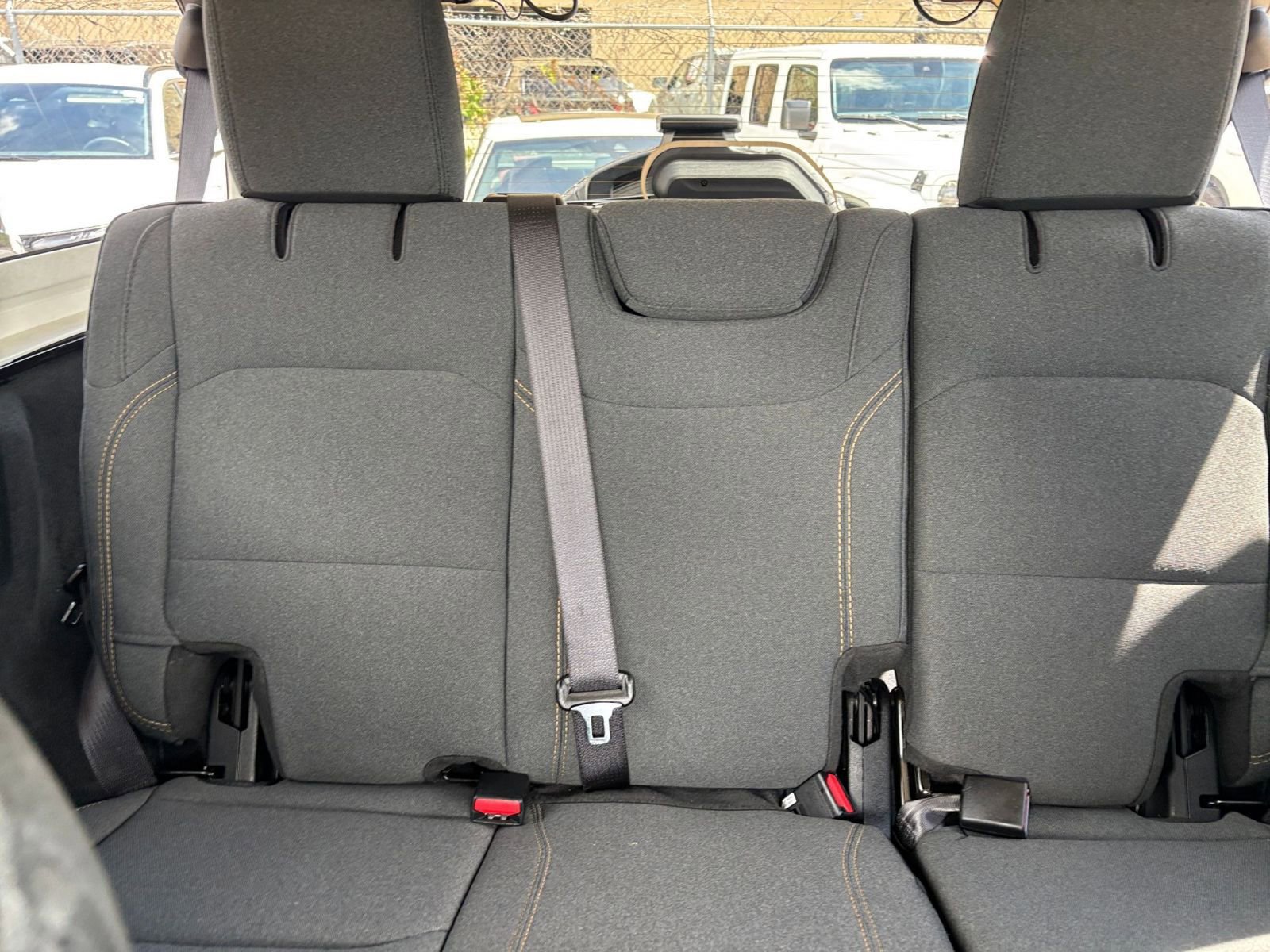 Used 2025 Jeep Wrangler Sahara image 37