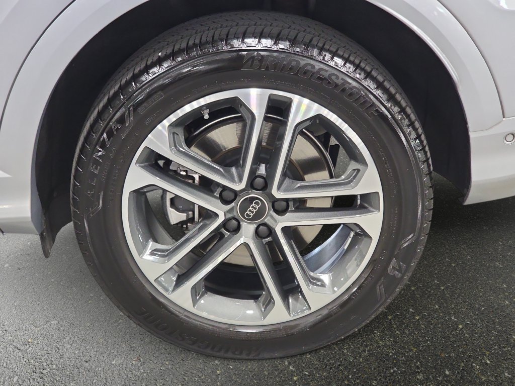 Certified 2025 Audi Q5 Premium w/ Convenience Package AWD/4WD image 27