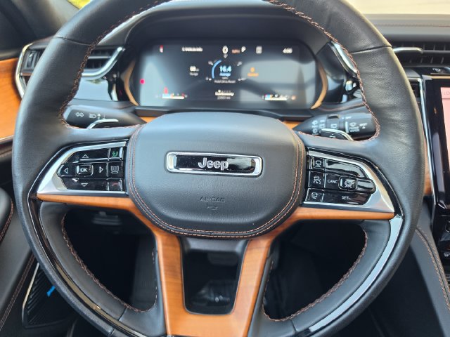 Used 2024 Jeep Grand Cherokee Summit AWD/4WD image 40
