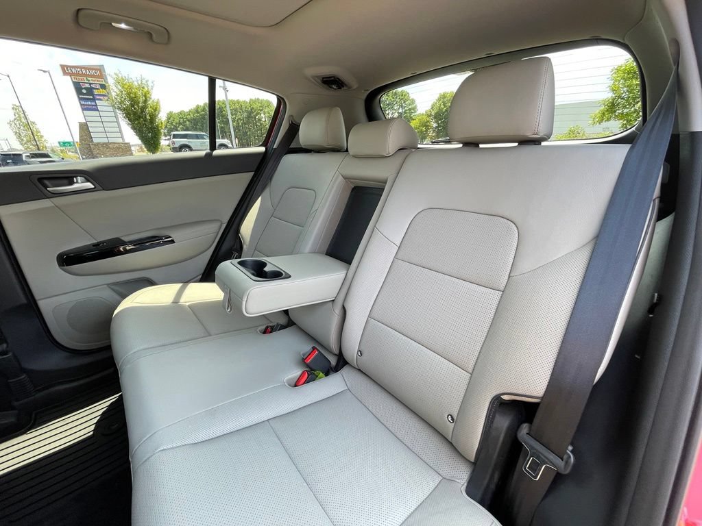 Used 2022 Kia Sportage EX w/ EX Technology Package FWD image 26