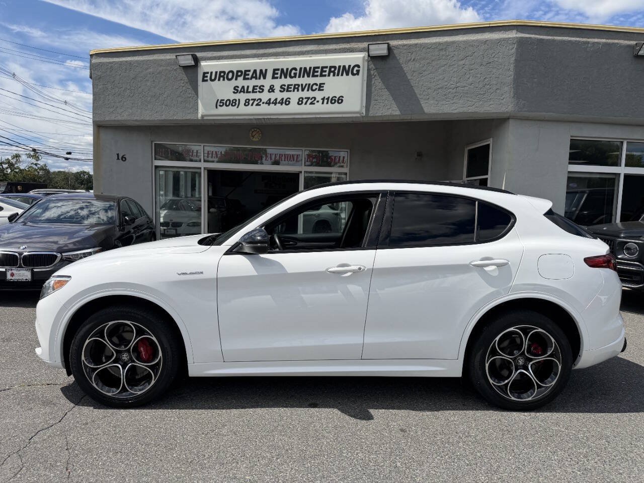 Used 2022 Alfa Romeo Stelvio Veloce AWD/4WD image 4